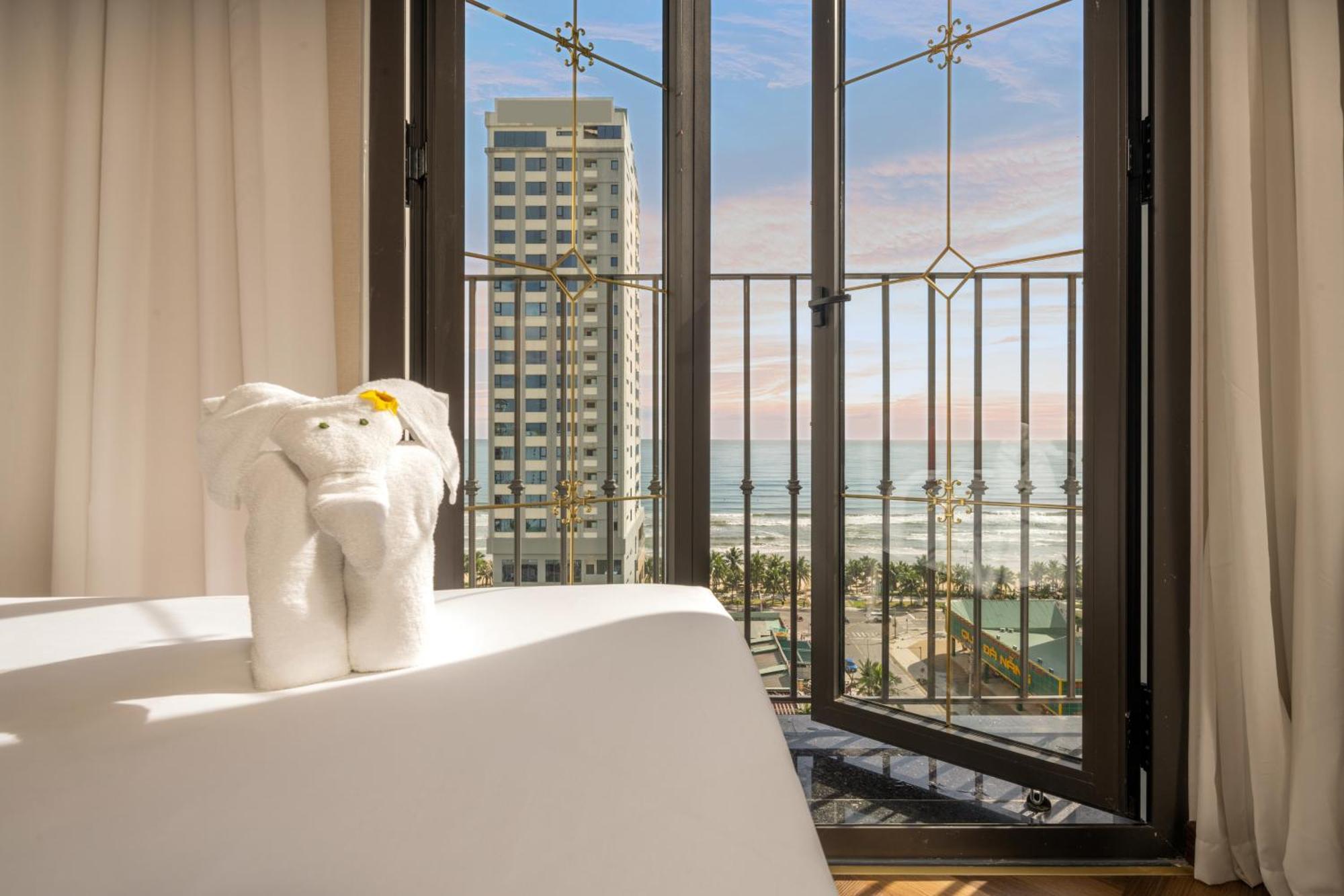 Golden Lotus Luxury Hotel Danang - Complimentary Daily Afternoon Tea Exterior photo